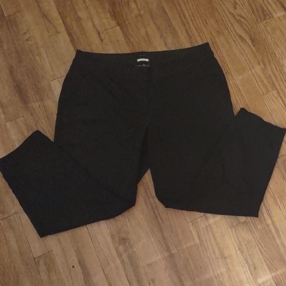 Lane Bryant Black Modernist Collection Capri Pants - Size 18 - Picture 1 of 5